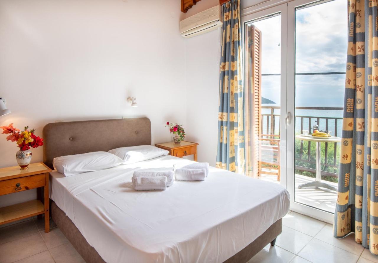 Hotel Korakakis Beach Финикунда Екстериор снимка