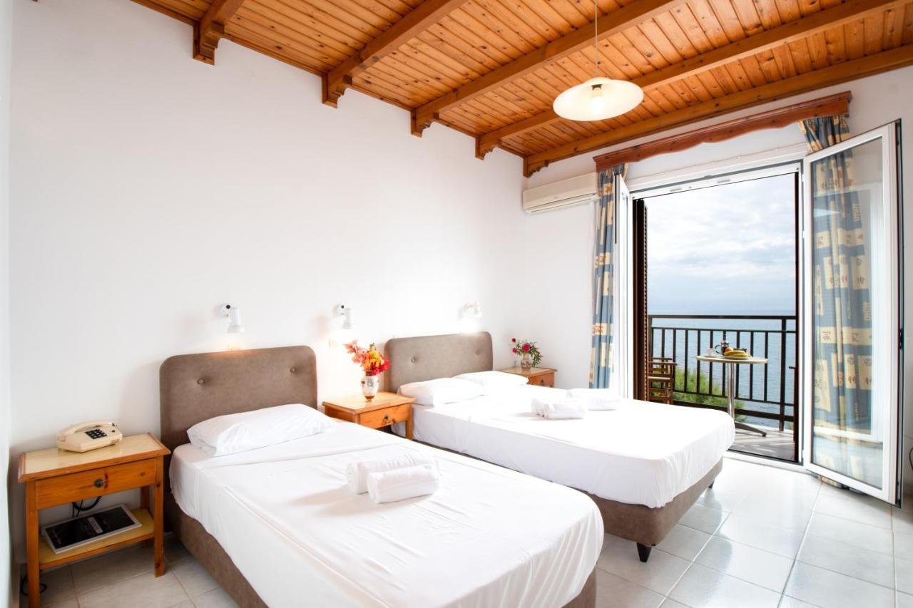 Hotel Korakakis Beach Финикунда Екстериор снимка