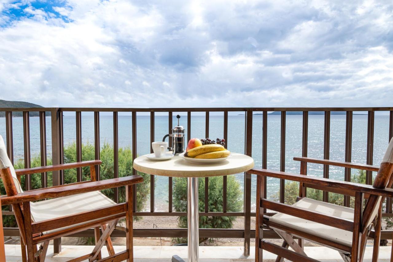 Hotel Korakakis Beach Финикунда Екстериор снимка