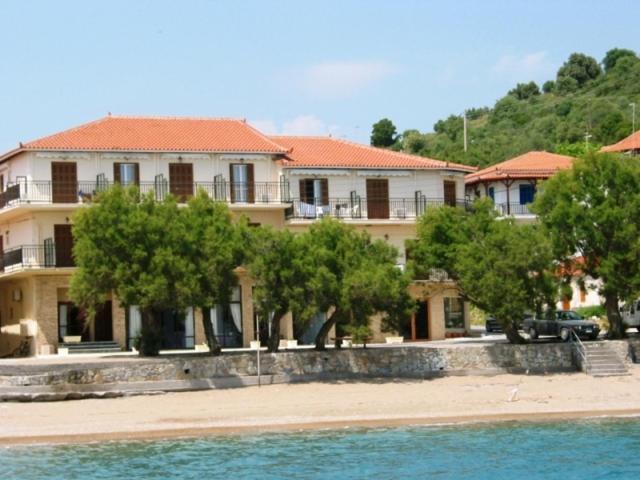 Hotel Korakakis Beach Финикунда Екстериор снимка