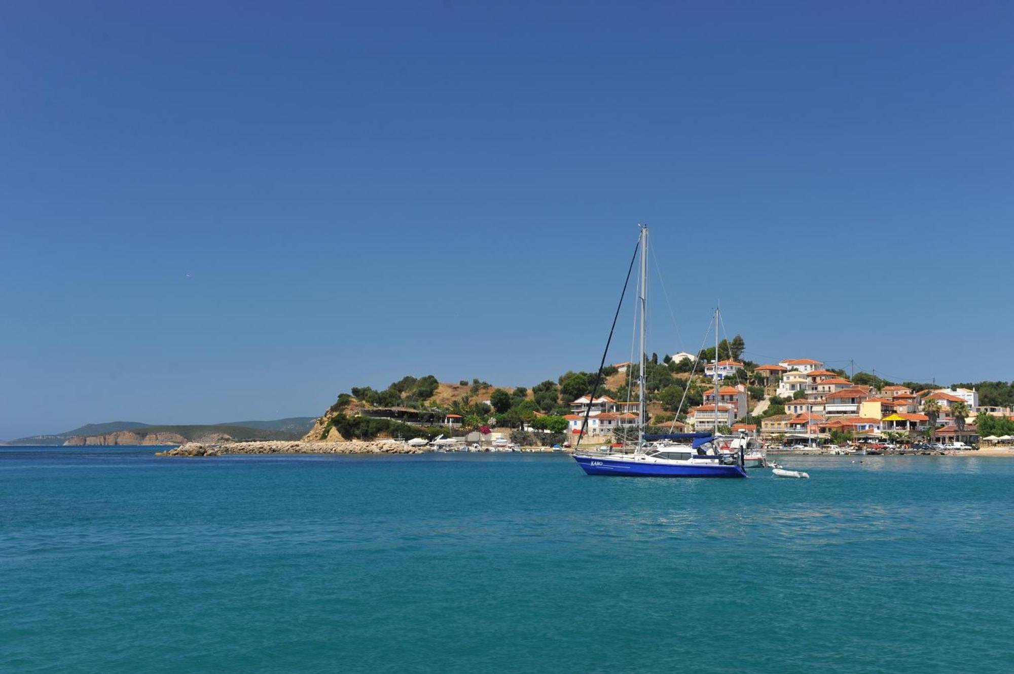 Hotel Korakakis Beach Финикунда Екстериор снимка