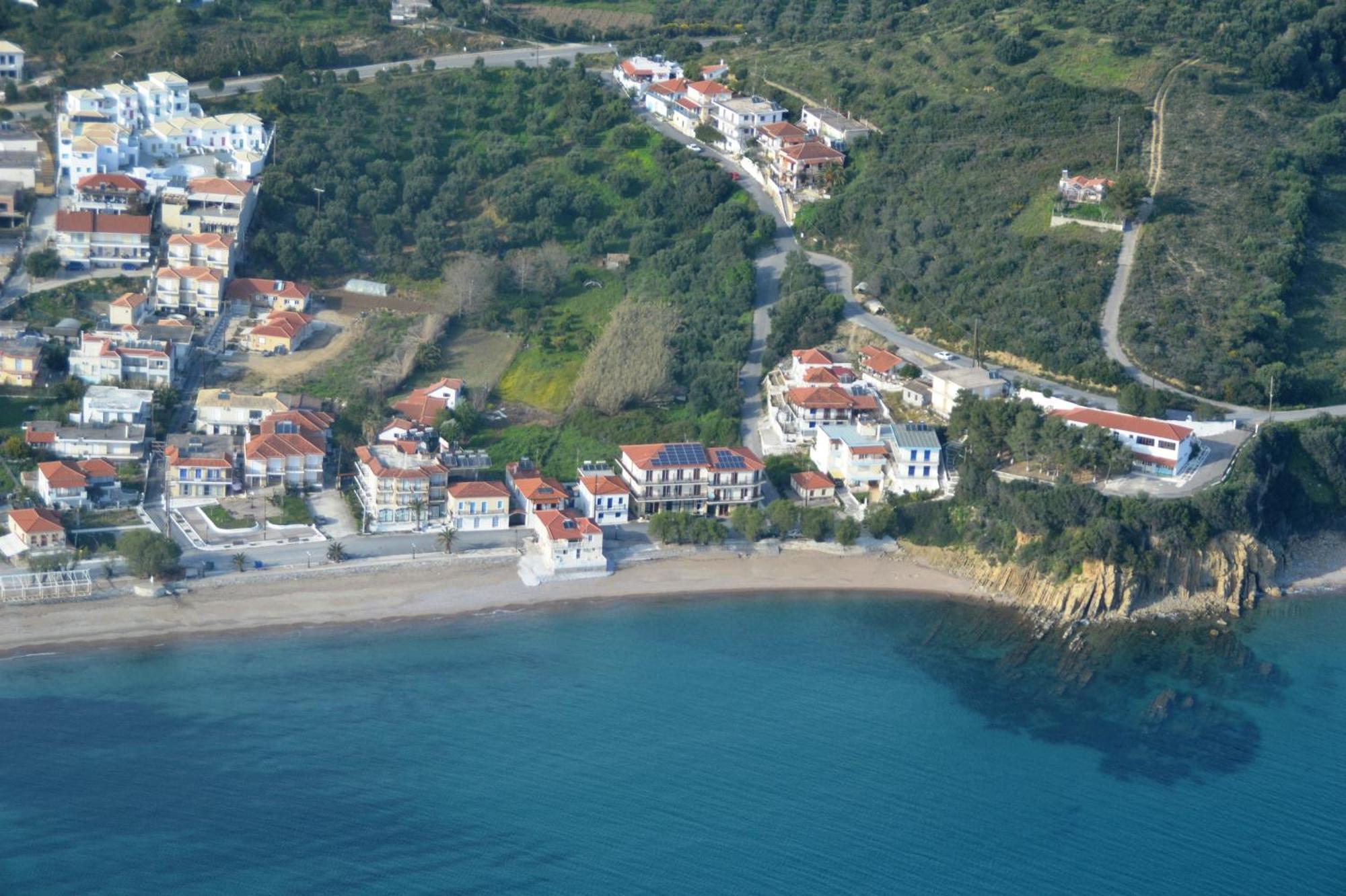 Hotel Korakakis Beach Финикунда Екстериор снимка